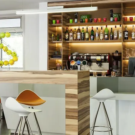 Ibis Styles Paris Ouen 2*