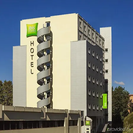 Ibis Styles Paris Ouen 2*